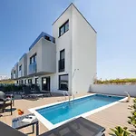 Villa 360 Traù