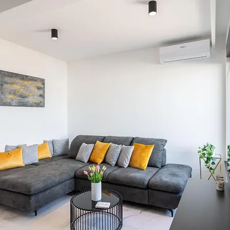 360 * トロギール