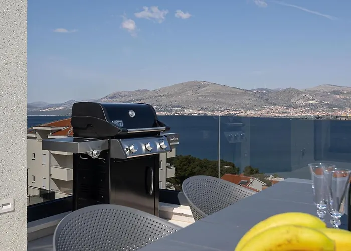 Villa 360 *