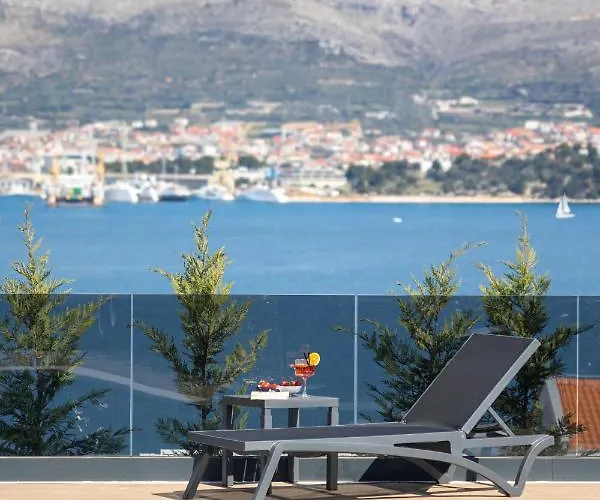 Villa 360 *